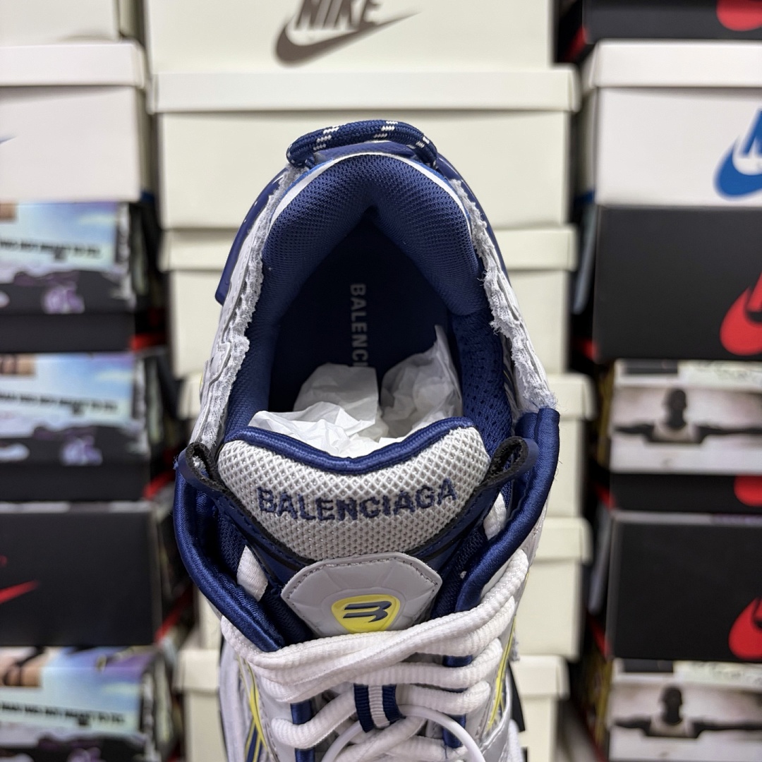 Balenciaga BLCG Runner7.0 - Image 36