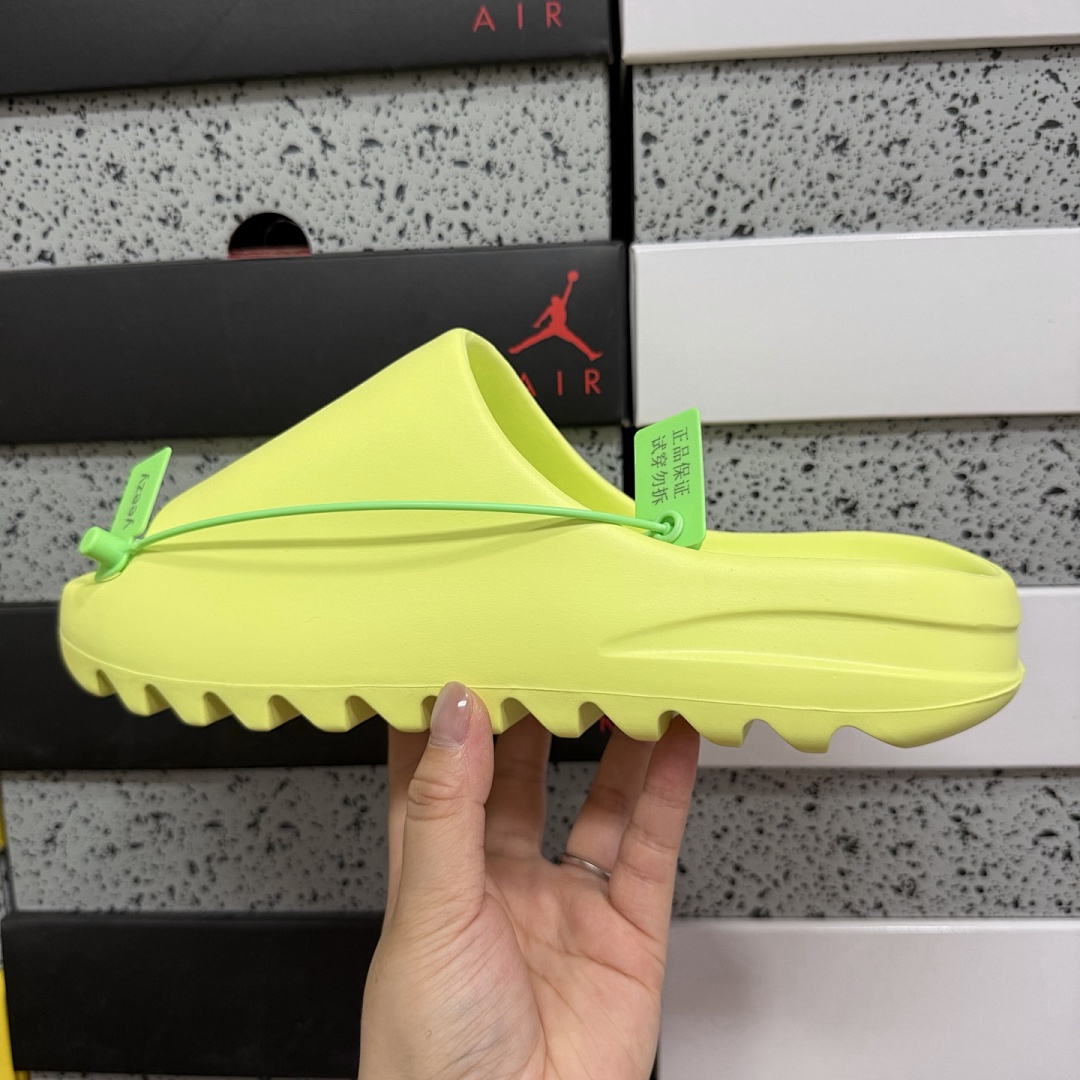Adidas Slide/Foam Runner - Image 84