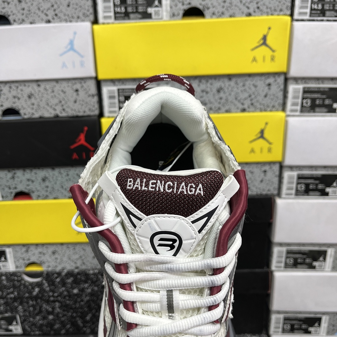 Balenciaga BLCG Runner 7.0 - Image 9