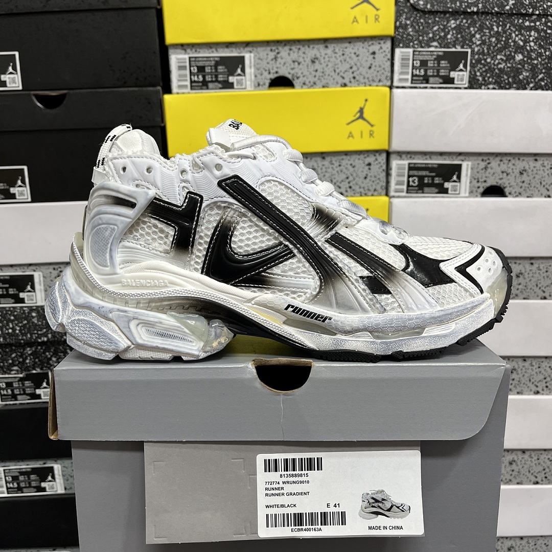 Balenciaga BLCG Runner 7.5