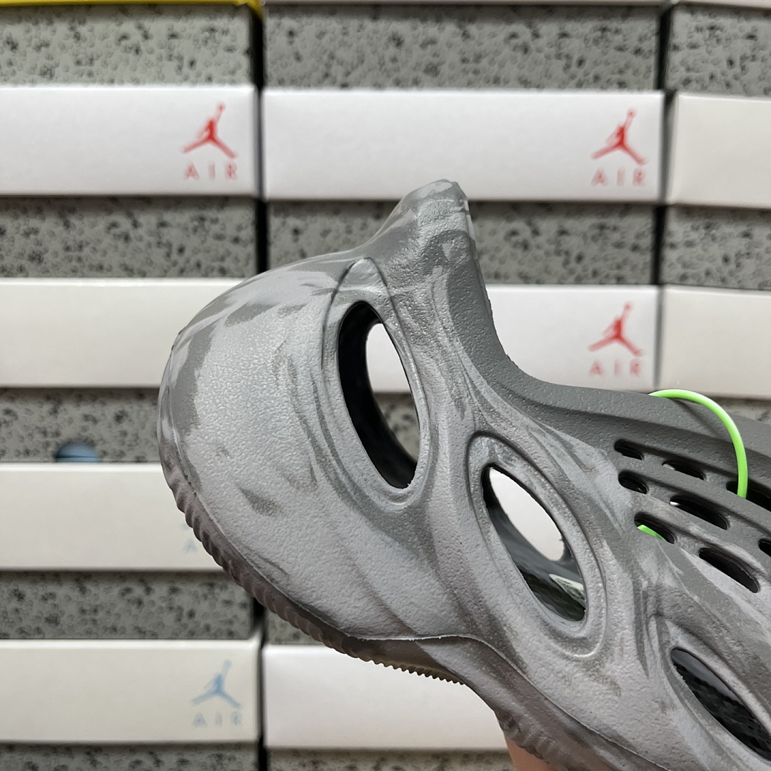 Adidas Slide/Foam Runner - Image 8