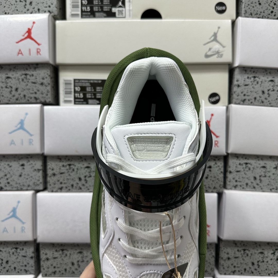 On Running Response Trail 2 Raf Simons - Image 4