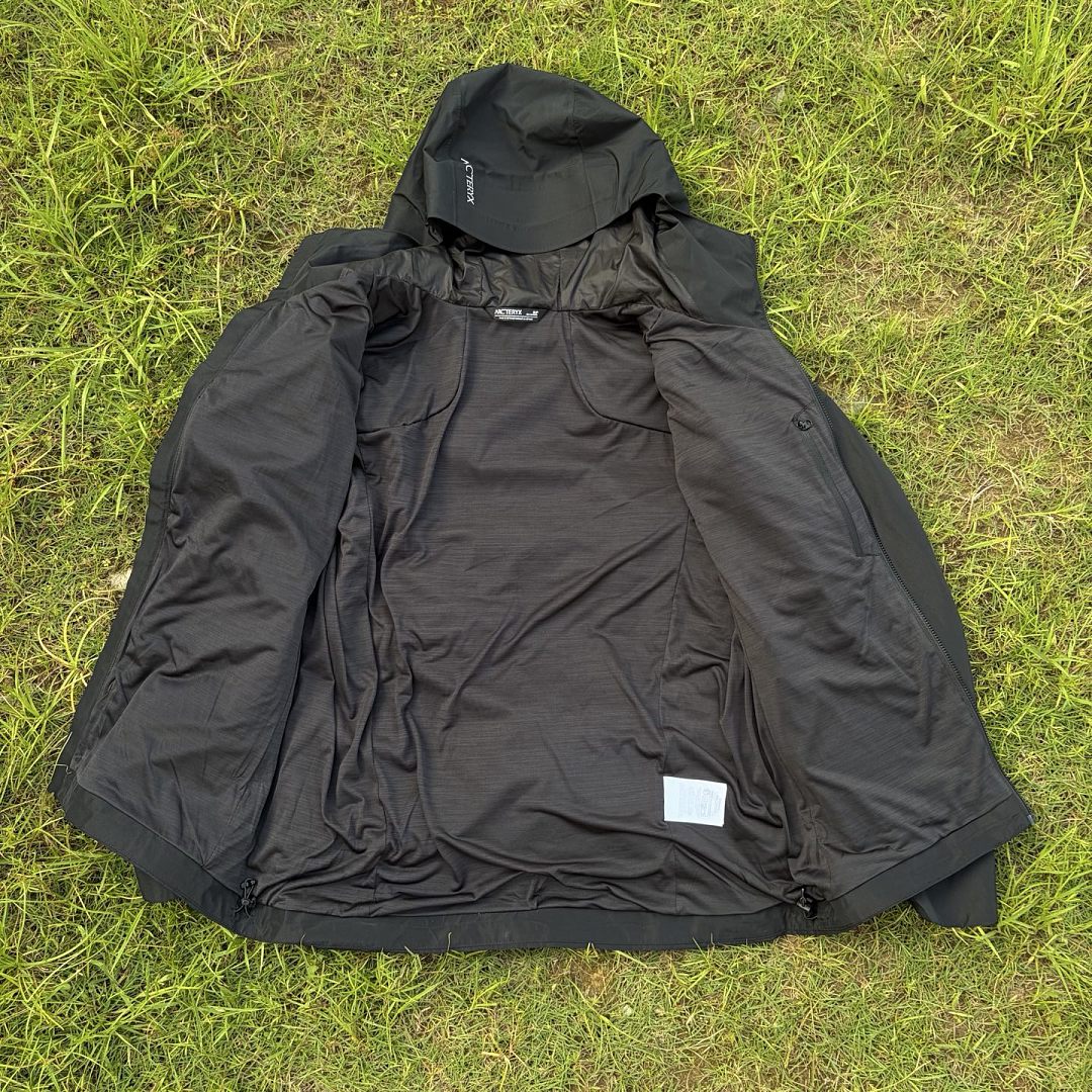 Arc'teryx Solano Hoodie Shell Jacket Black Hooded Windbreaker (Silver) - Image 11