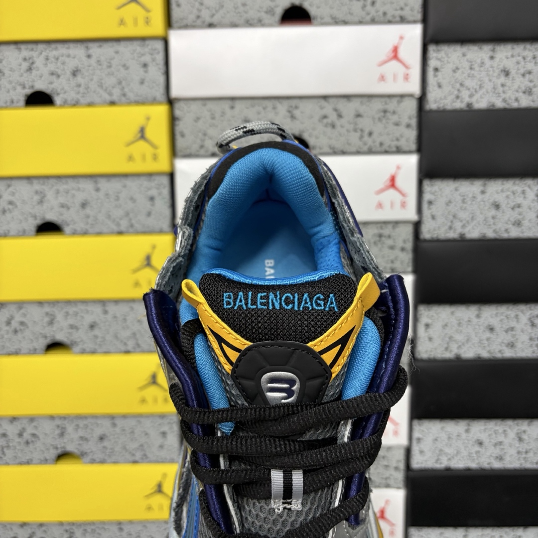 Balenciaga Runner 7.5 - Image 5
