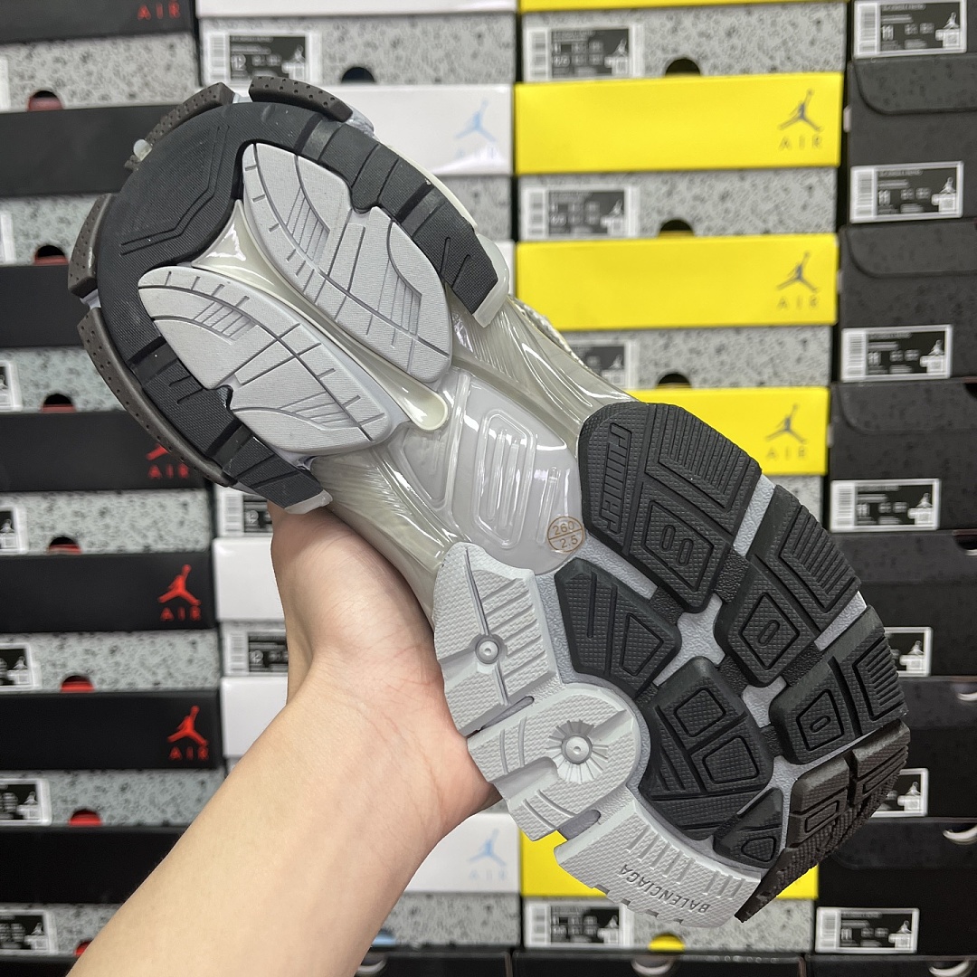 Balenciaga BLCG Runner 7.5 - Image 2