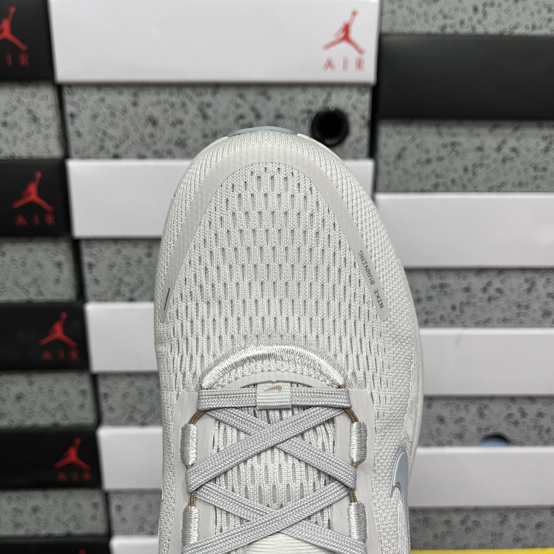 Nike Zoom Vomero - Image 5