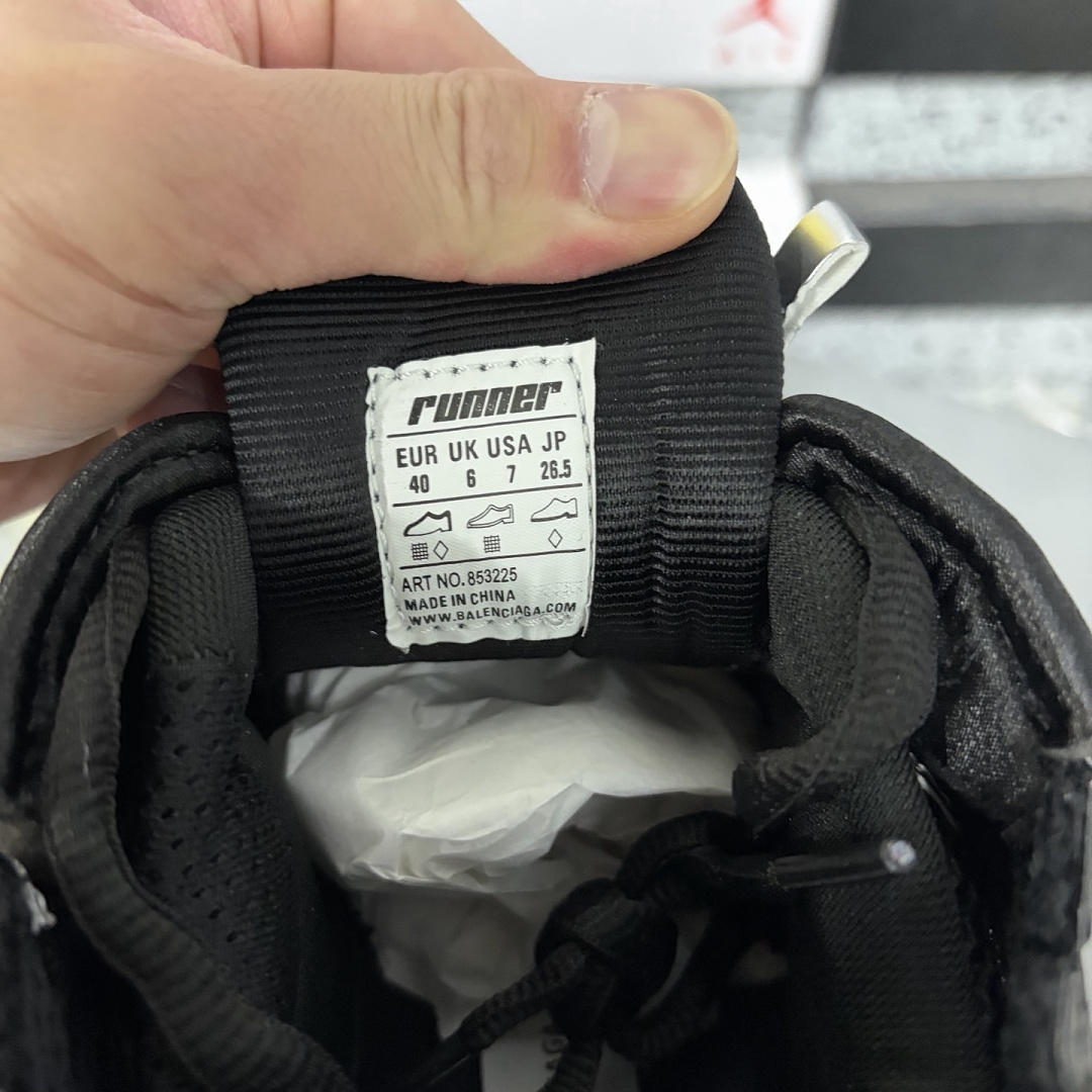 Balenciaga BLCG Runner 7.5 Black Silver LED - Image 11