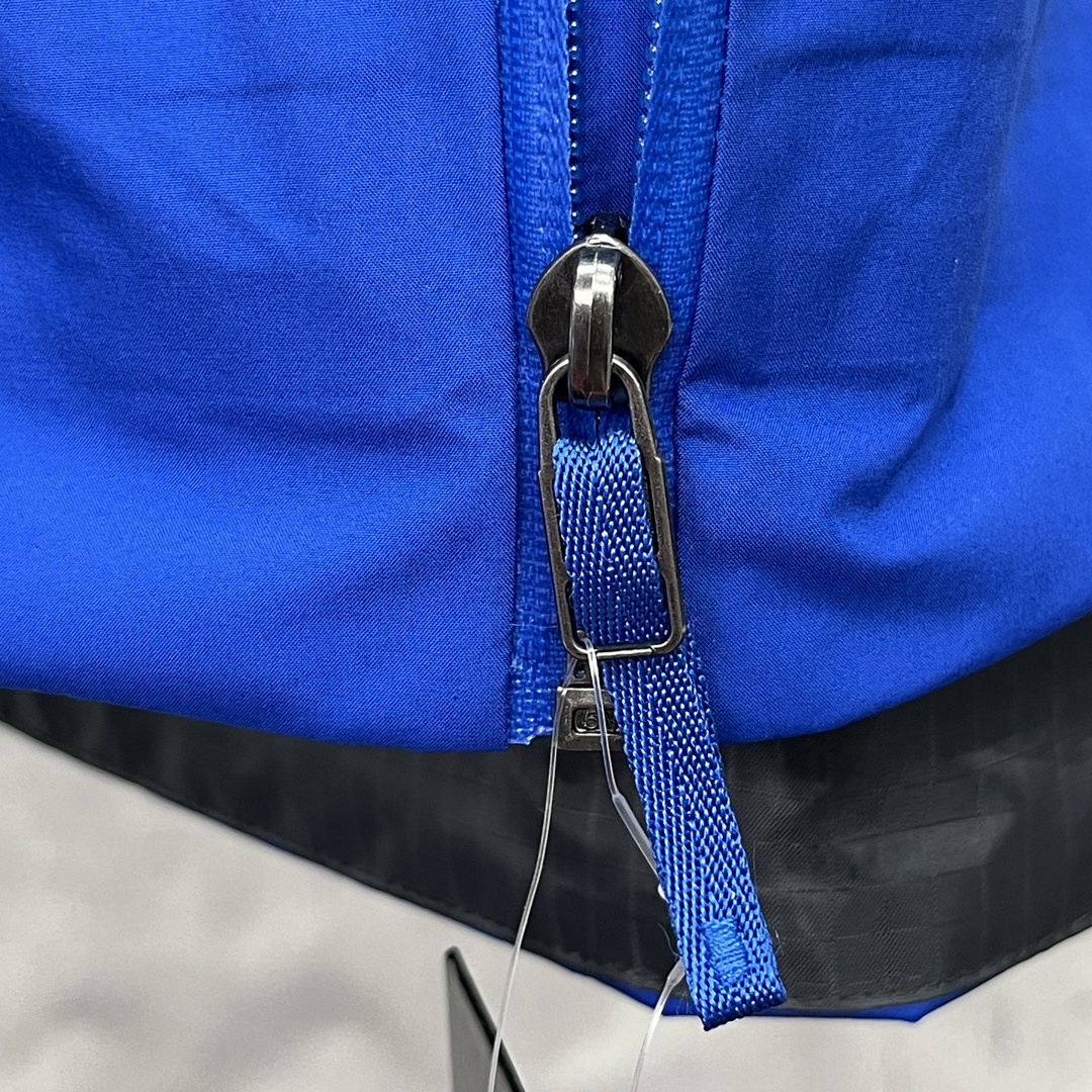 Arc'teryx Beta LT Jacket (Royal Blue) - Image 6