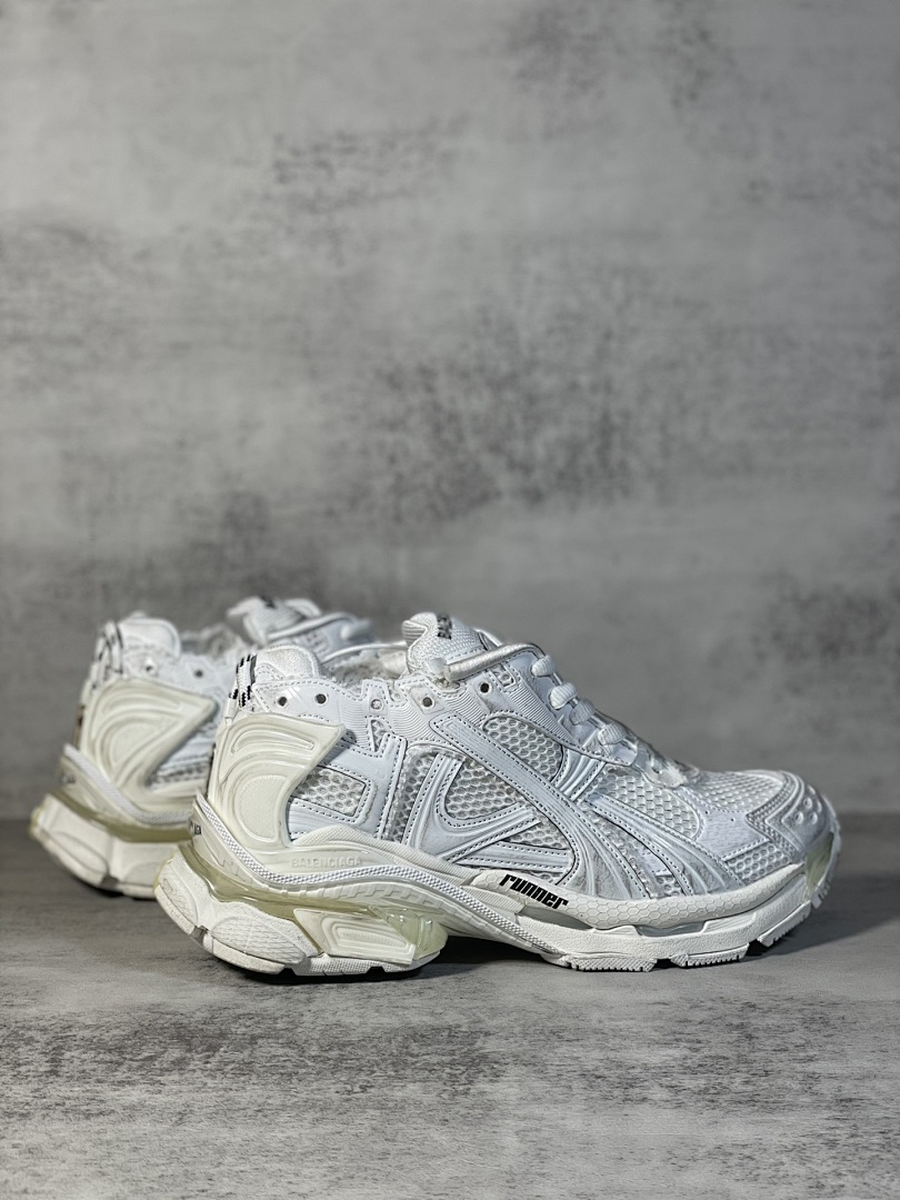 Balenciaga Runner 7.5 - Image 36