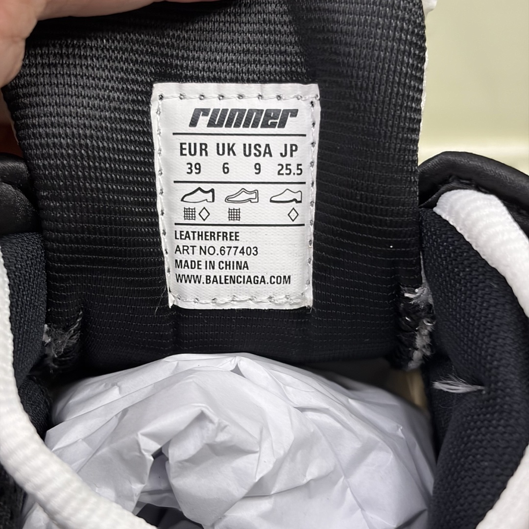 Balenciaga BLCG Runner7.0 - Image 112