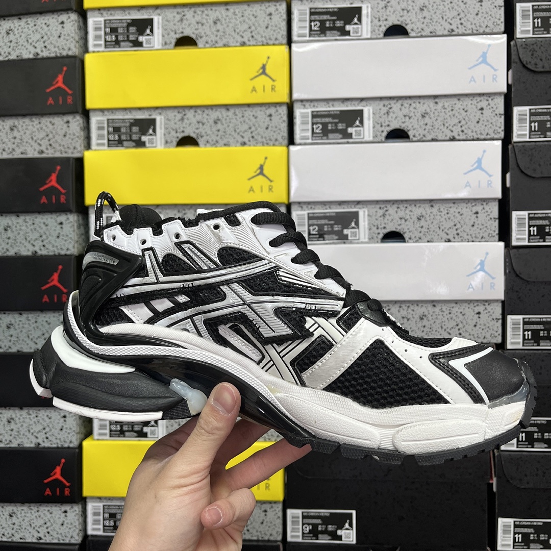 Balenciaga BLCG Runner 7.0 - Image 9