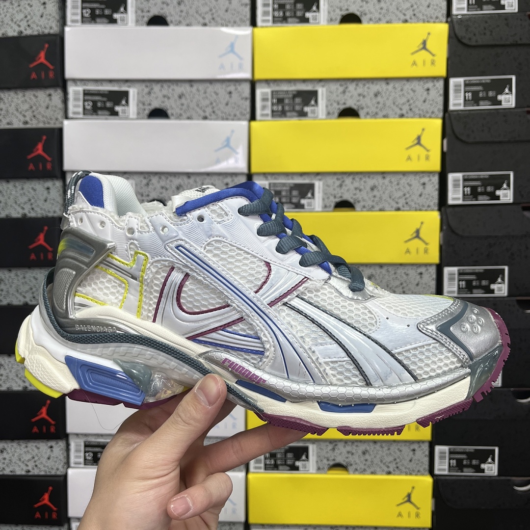 Balenciaga BLCG Runner 7.5 - Image 10