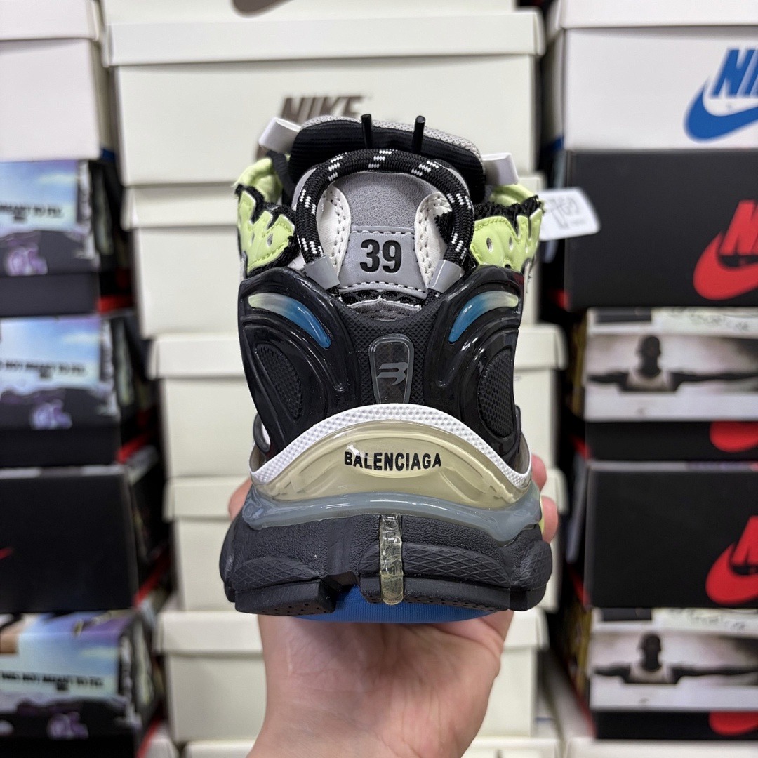 Balenciaga BLCG Runner7.0 - Image 95