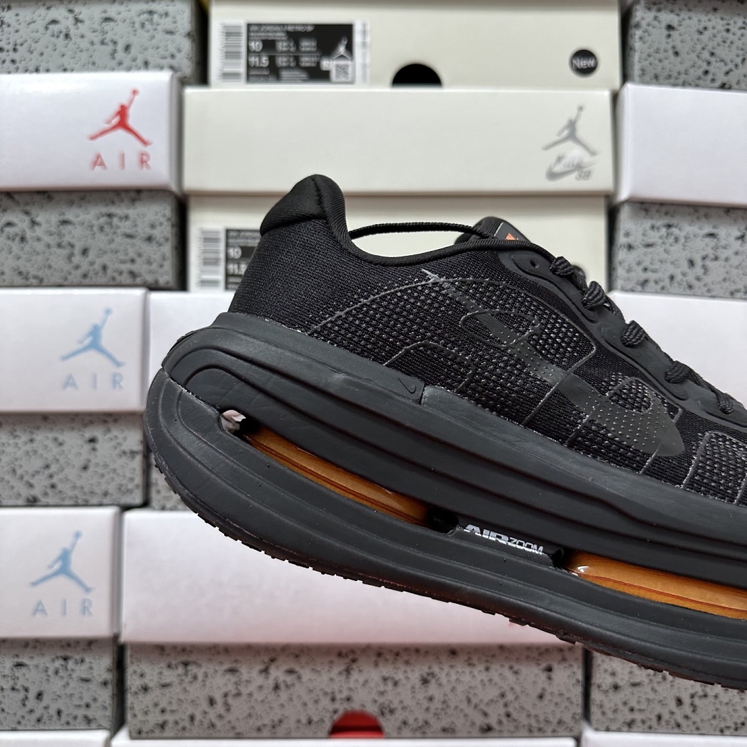 Nike Vomero Premium HQ2050-622 - Image 3