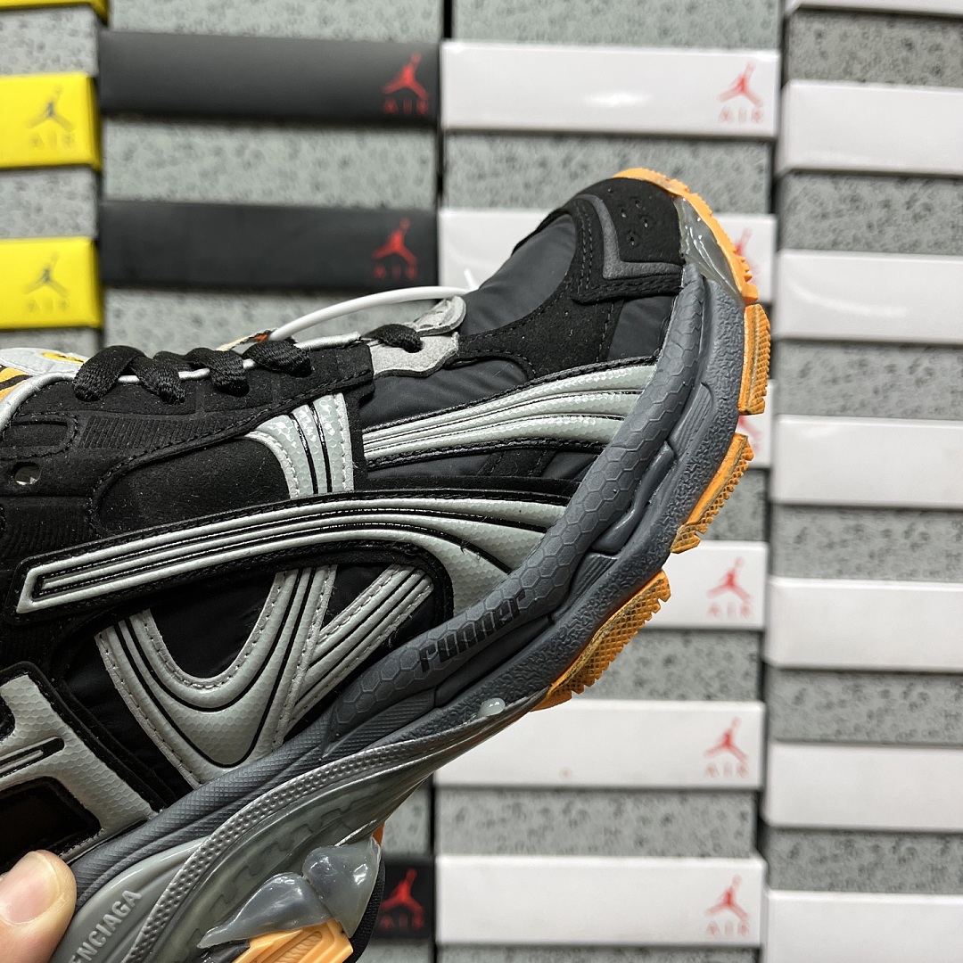 Balenciaga BLCG Runner 7.5 - Image 3