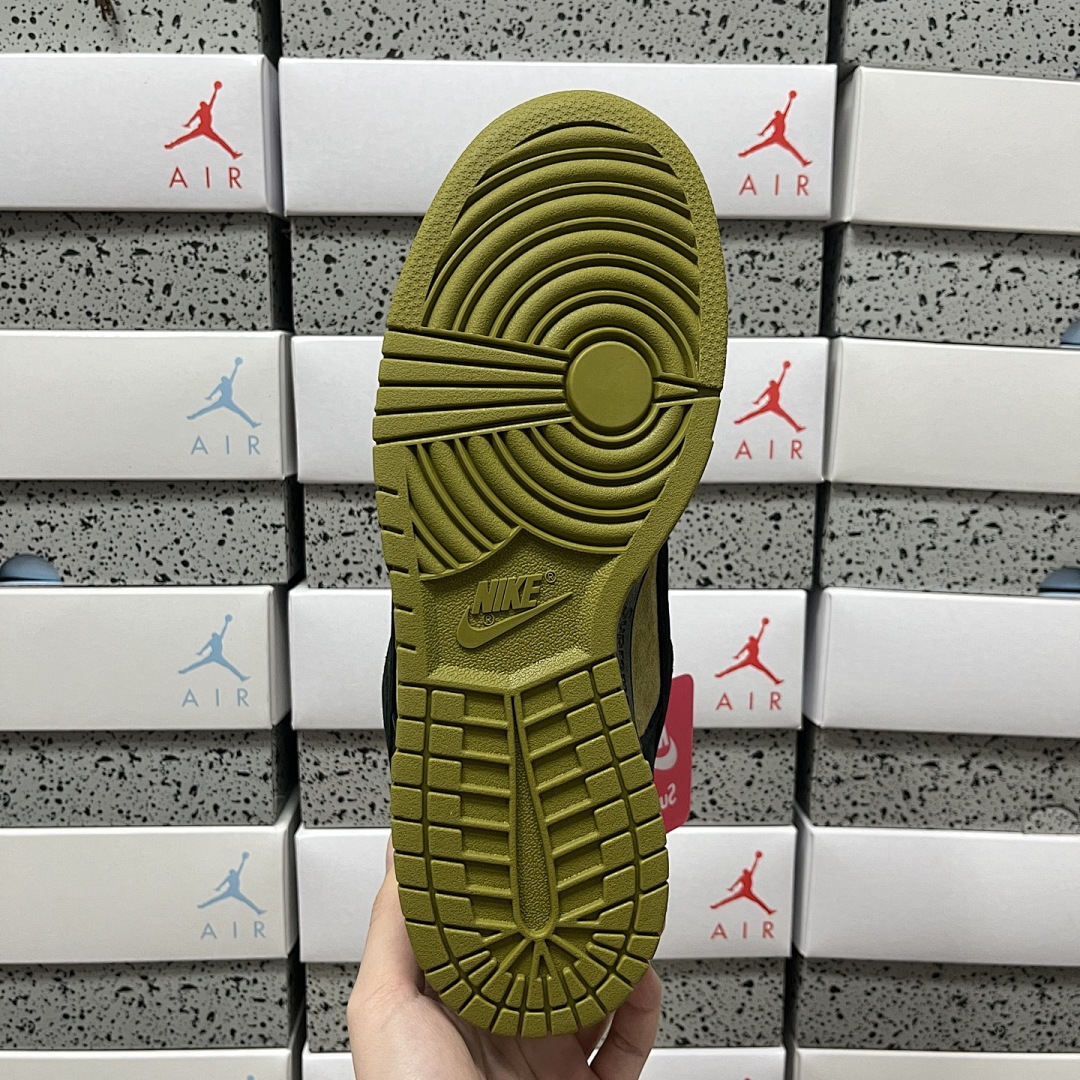 Nike SB Dunk Low Supreme Camper Collab (Black Yellow Green 94) - Image 5
