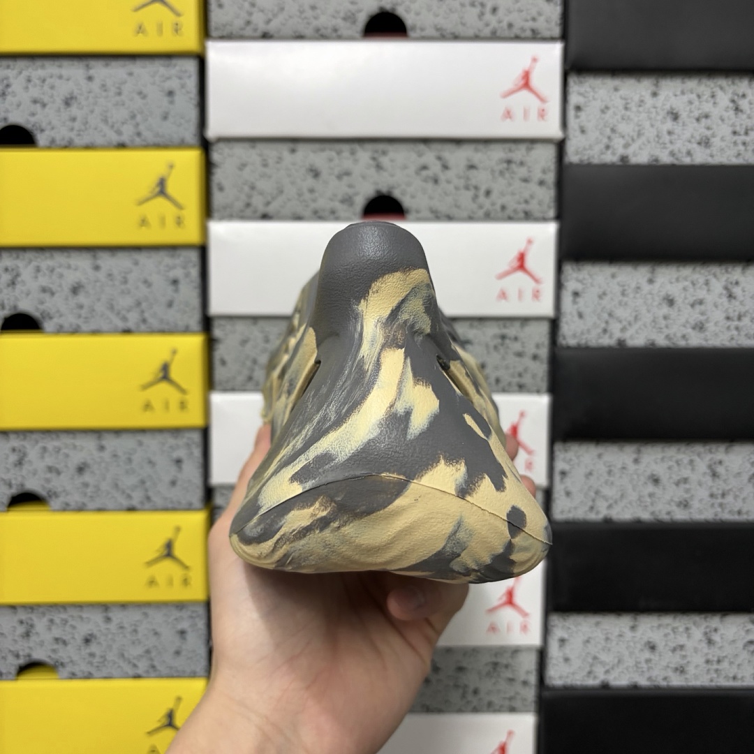 Adidas Yeezy Foam RNNR MXT Moon Gray Clogs - Image 3