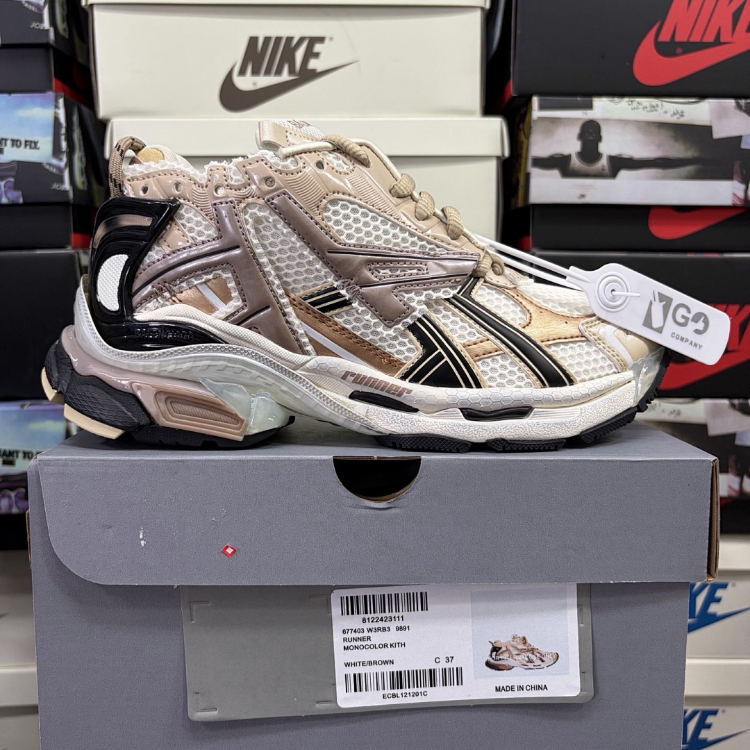 Balenciaga BLCG Runner7.0 - Image 80