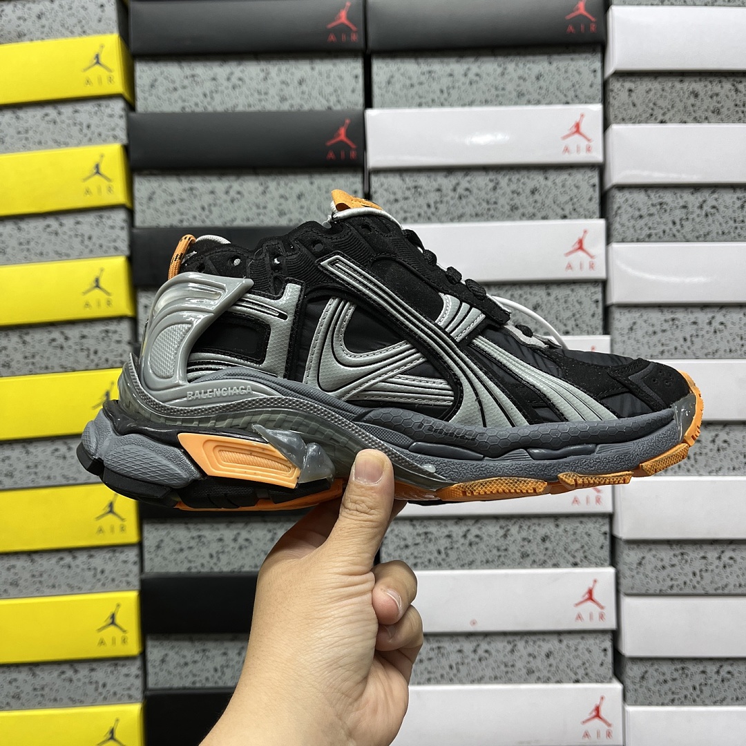 Balenciaga BLCG Runner 7.5 - Image 5