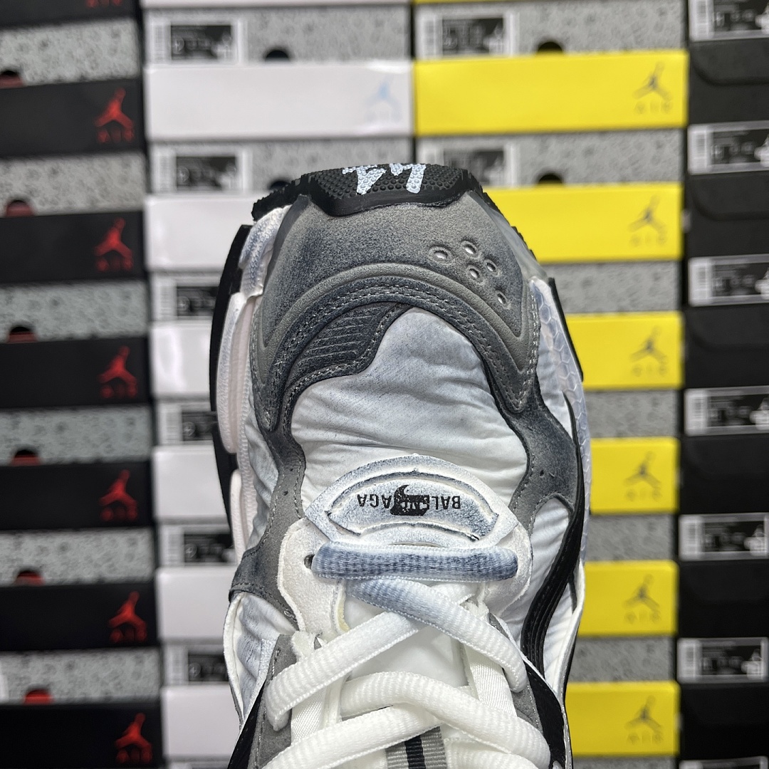Balenciaga BLCG Runner 7.5 - Image 5