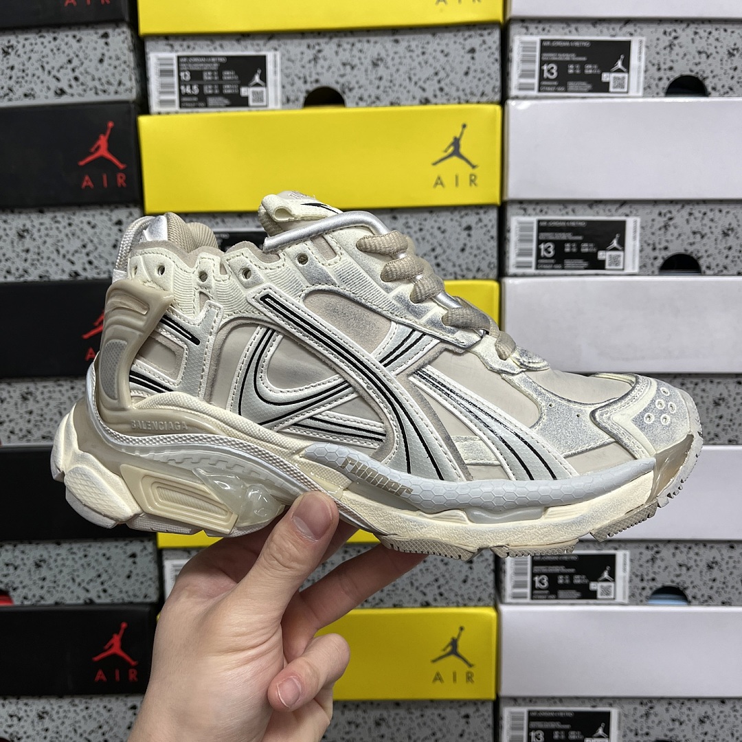 Balenciaga BLCG Runner 7.5 - Image 2