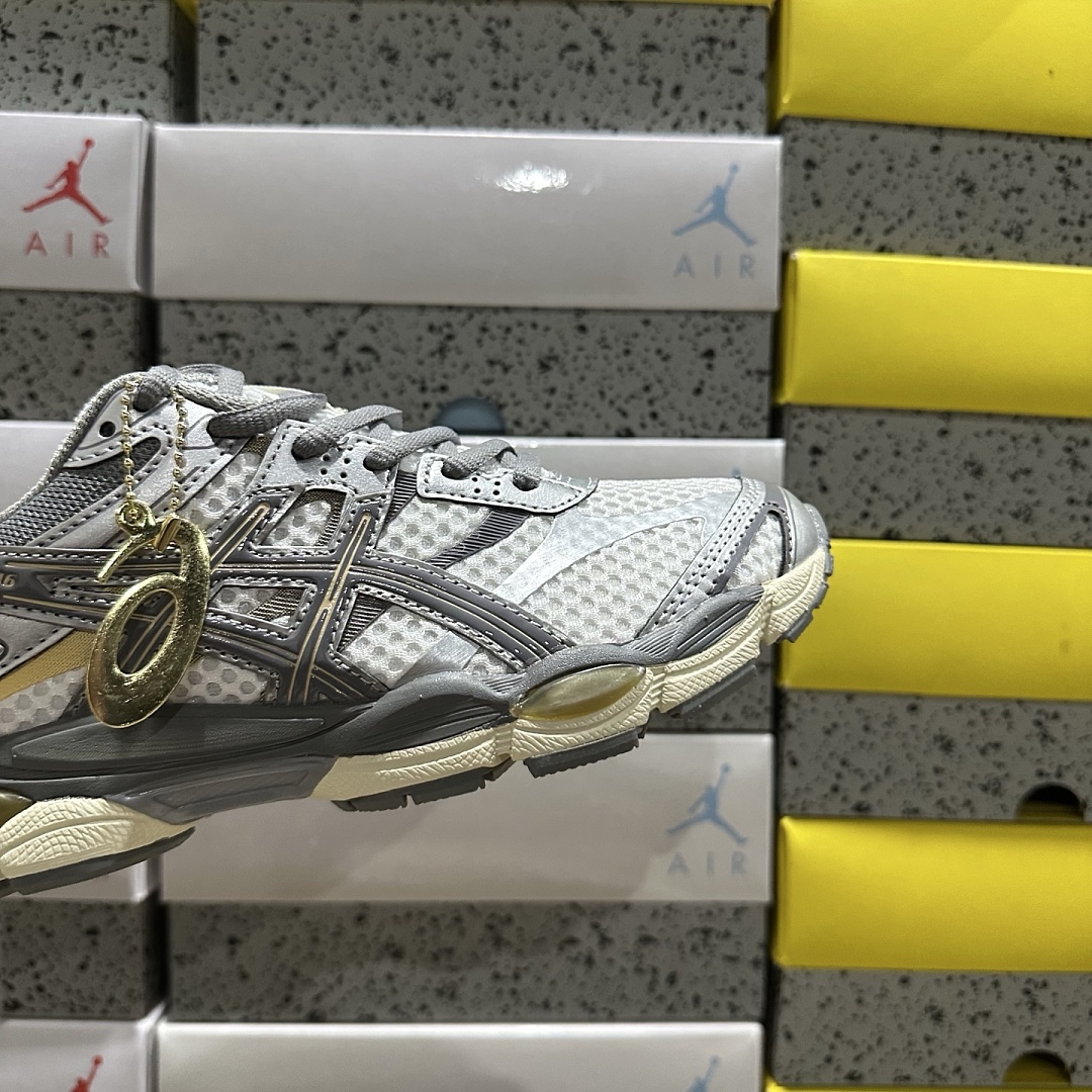 ASICS Gel-Cumulus 16 Cream Clay (Grey) - Image 2