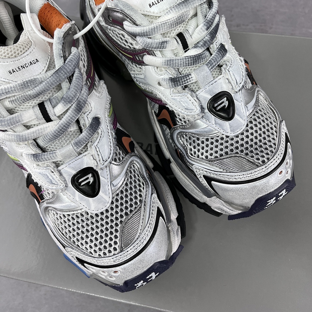 Balenciaga Runner 2.0 - Image 32