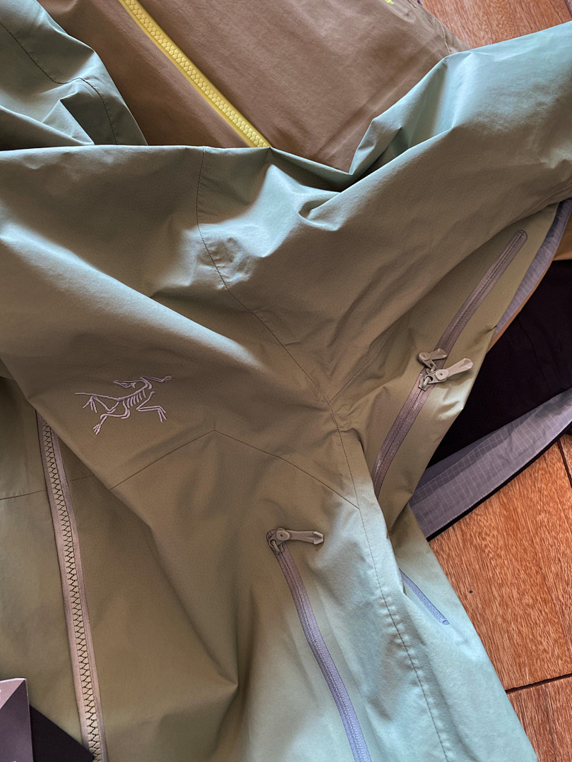Arc'teryx Beta Lightweight LW Patchwork - Image 11