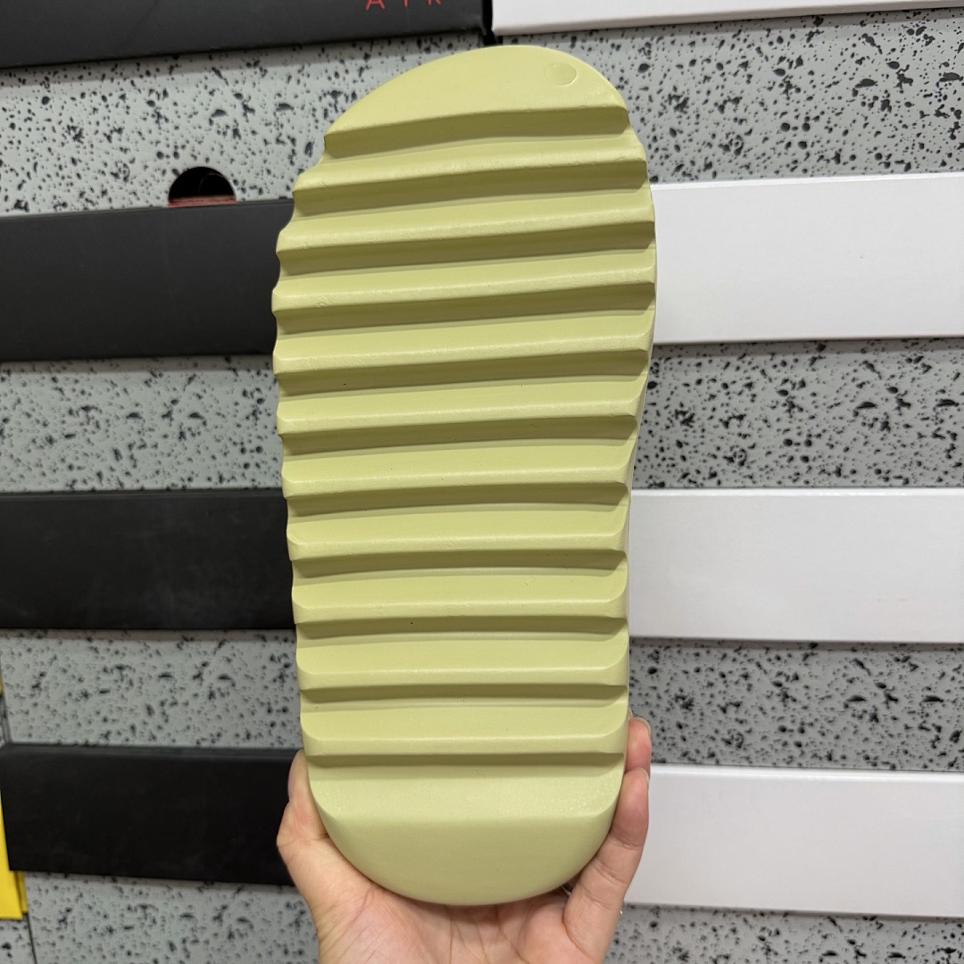 Adidas Slide/Foam Runner - Image 21