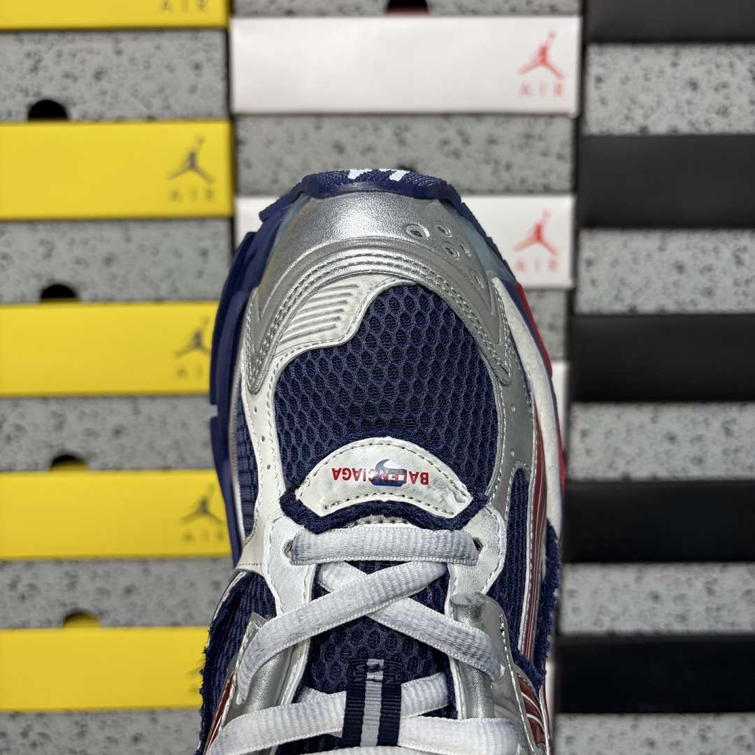 Balenciaga Runner 7.5 - Image 2