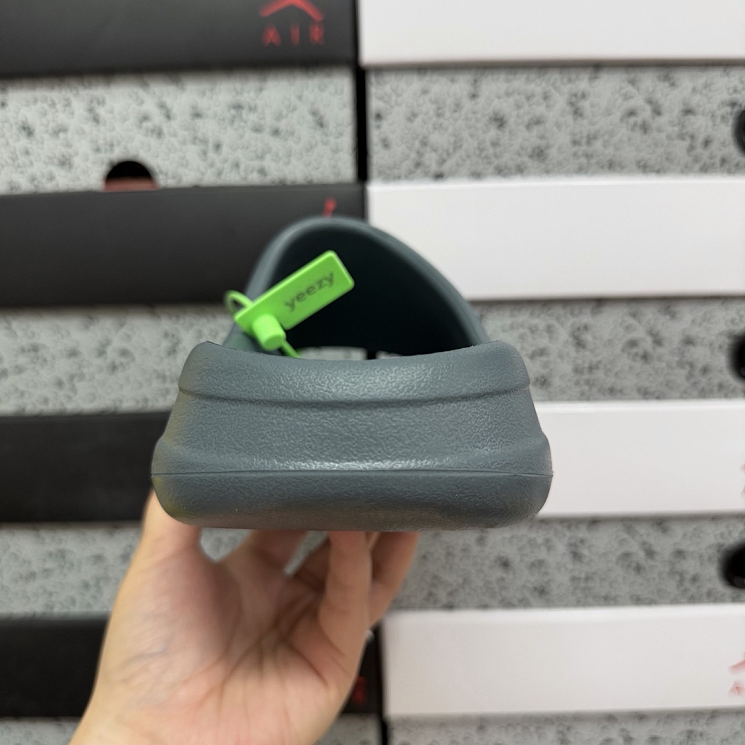Adidas Slide/Foam Runner - Image 108