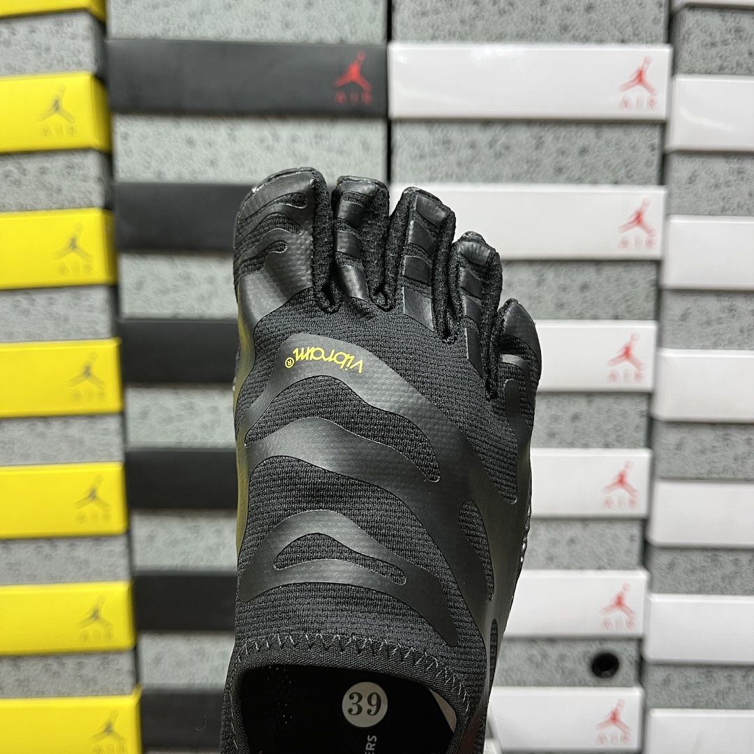 Suicoke Finger Chukka Boot - Image 5