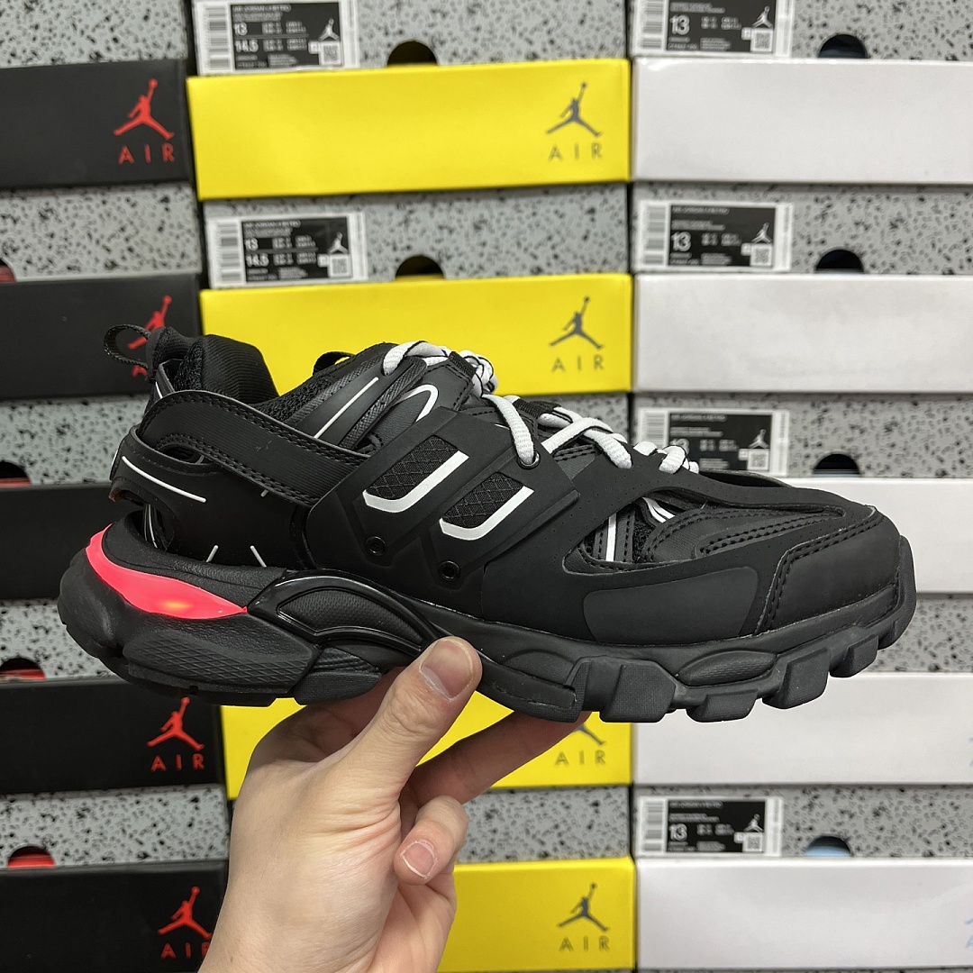 Balenciaga BLCG Track 3.0 Black White LED - Image 7