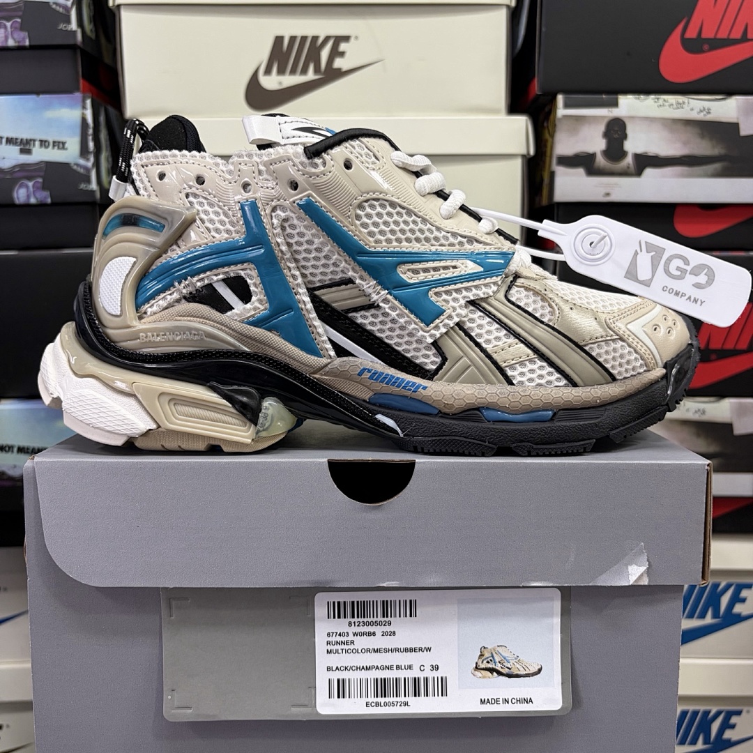 Balenciaga BLCG Runner7.0 - Image 119