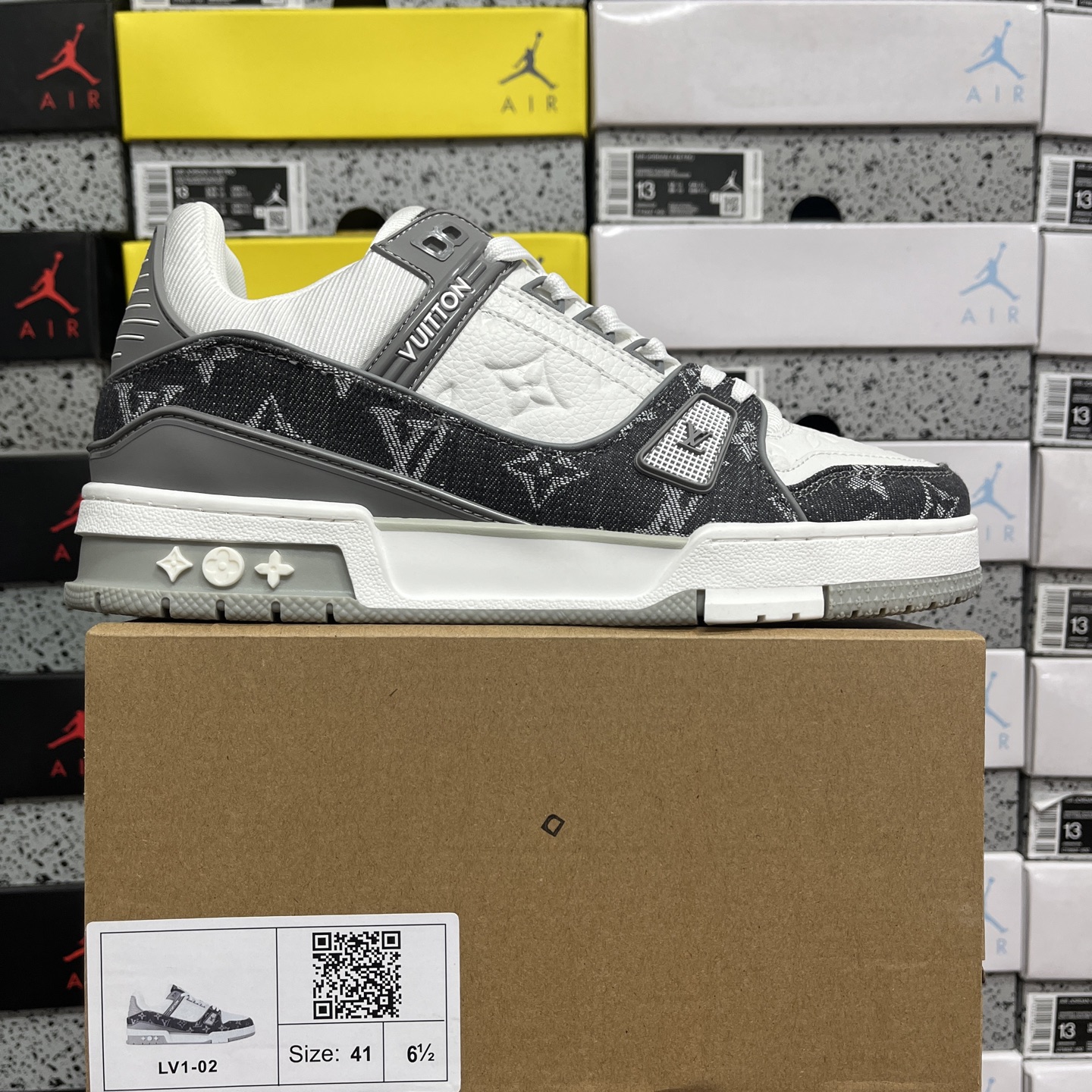 Louis Vuitton Trainer 1-02 - Image 10
