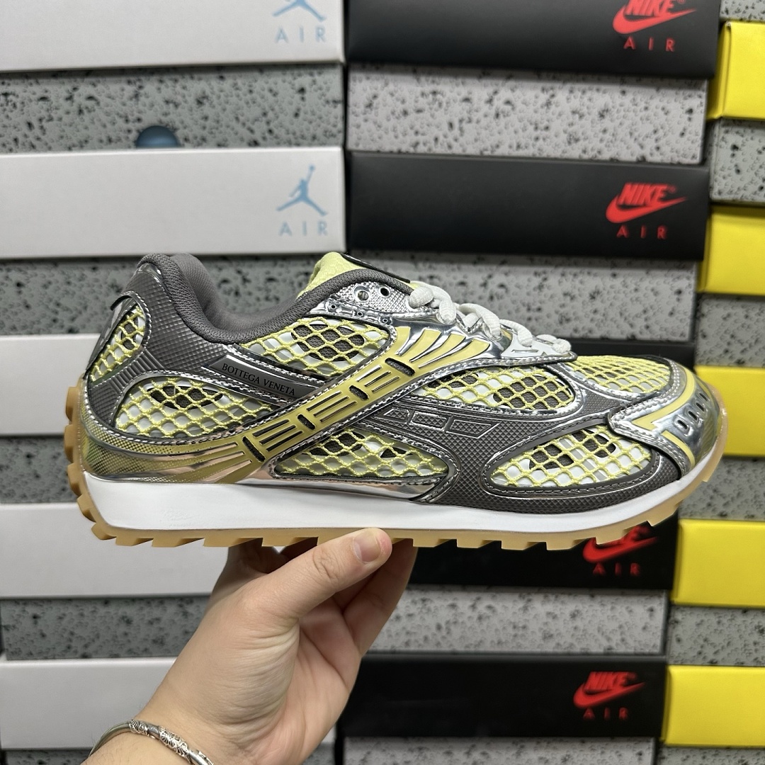 Bottega Veneta Orbit Surf Vapor - Image 9