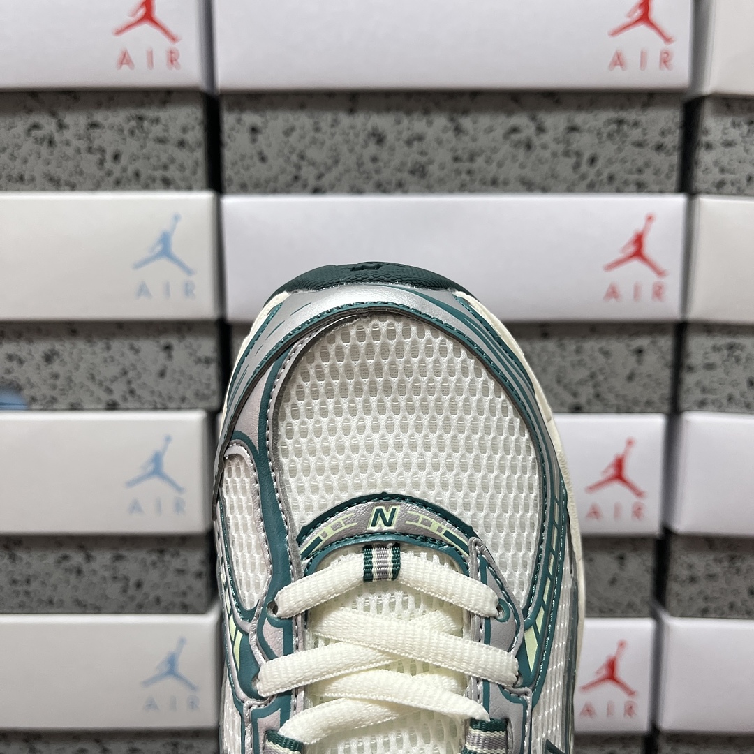 New Balance 740V2 - Image 6