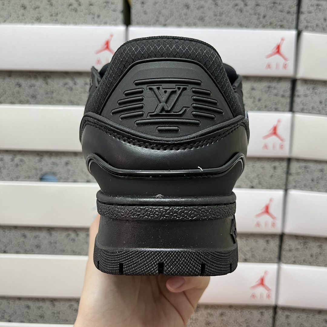 Louis Vuitton Trainer Maxi (Black) - Image 3