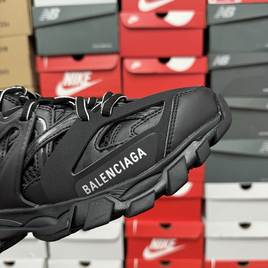 Balenciaga BLCG Track - Image 37