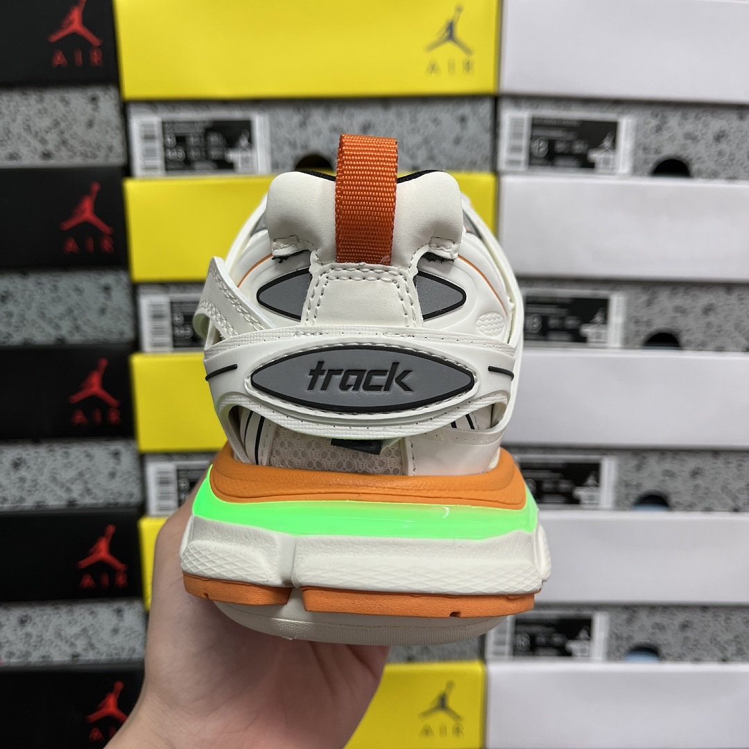 Balenciaga BLCG Track 3.0 Orange LED - Image 7