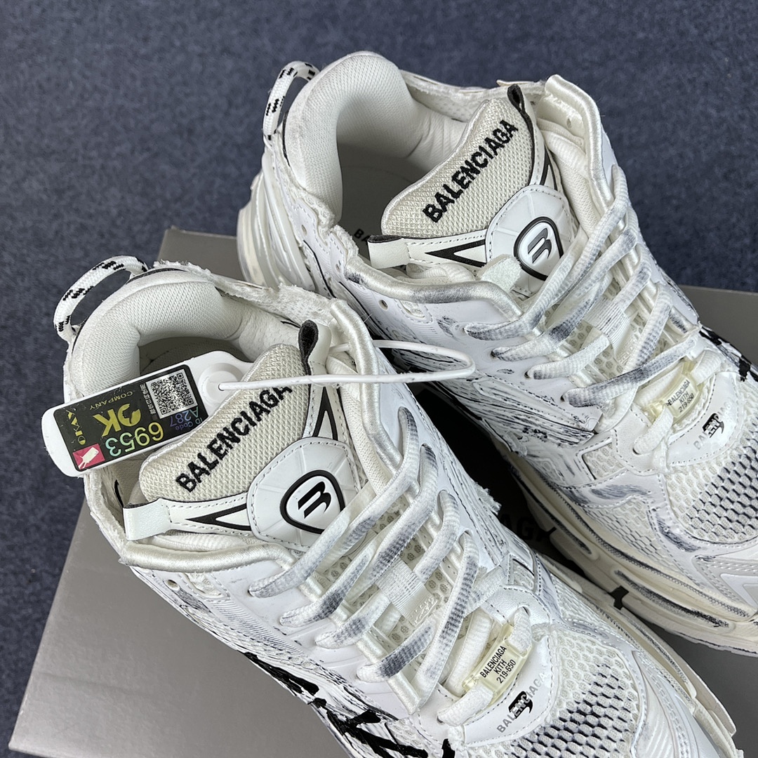 Balenciaga Runner - Image 117