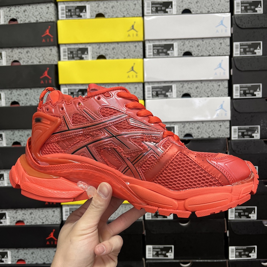 Balenciaga BLCG Runner 7.0 - Image 10