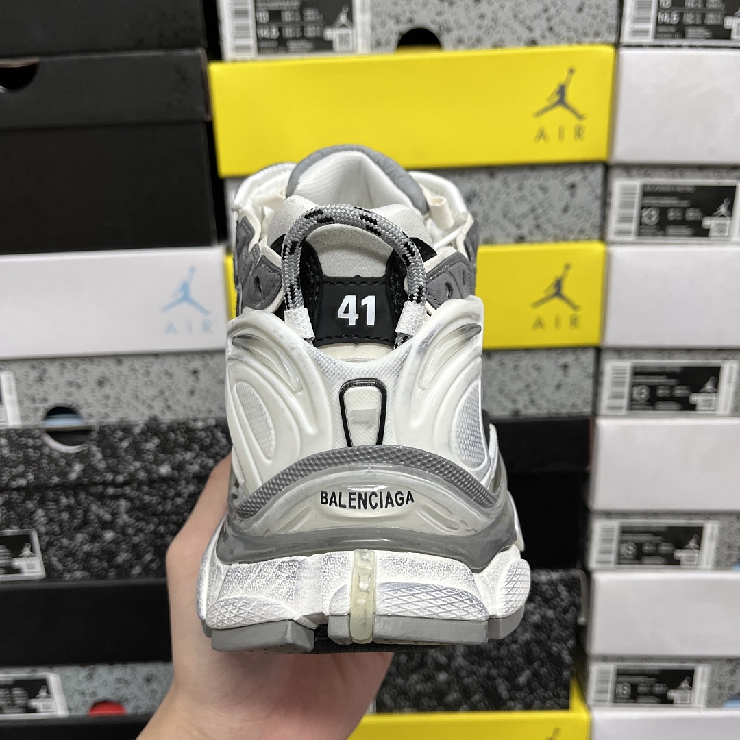 Balenciaga BLCG Runner 7.5 - Image 5