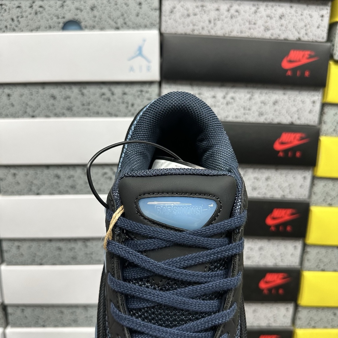 On Running Ozweego 2 Raf Simons Night Marine - Image 6