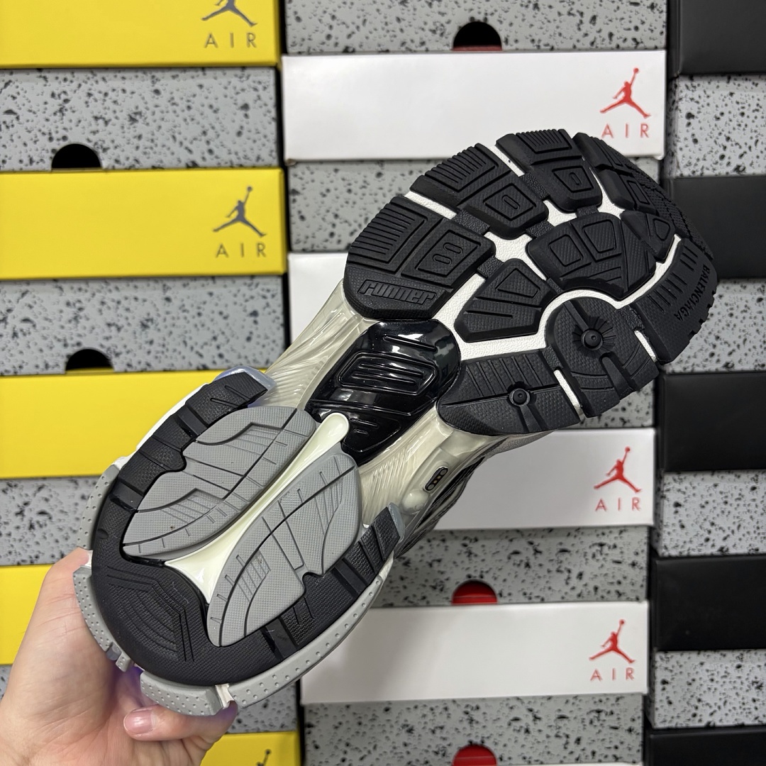 Balenciaga Runner LED 7 Gen - Image 7