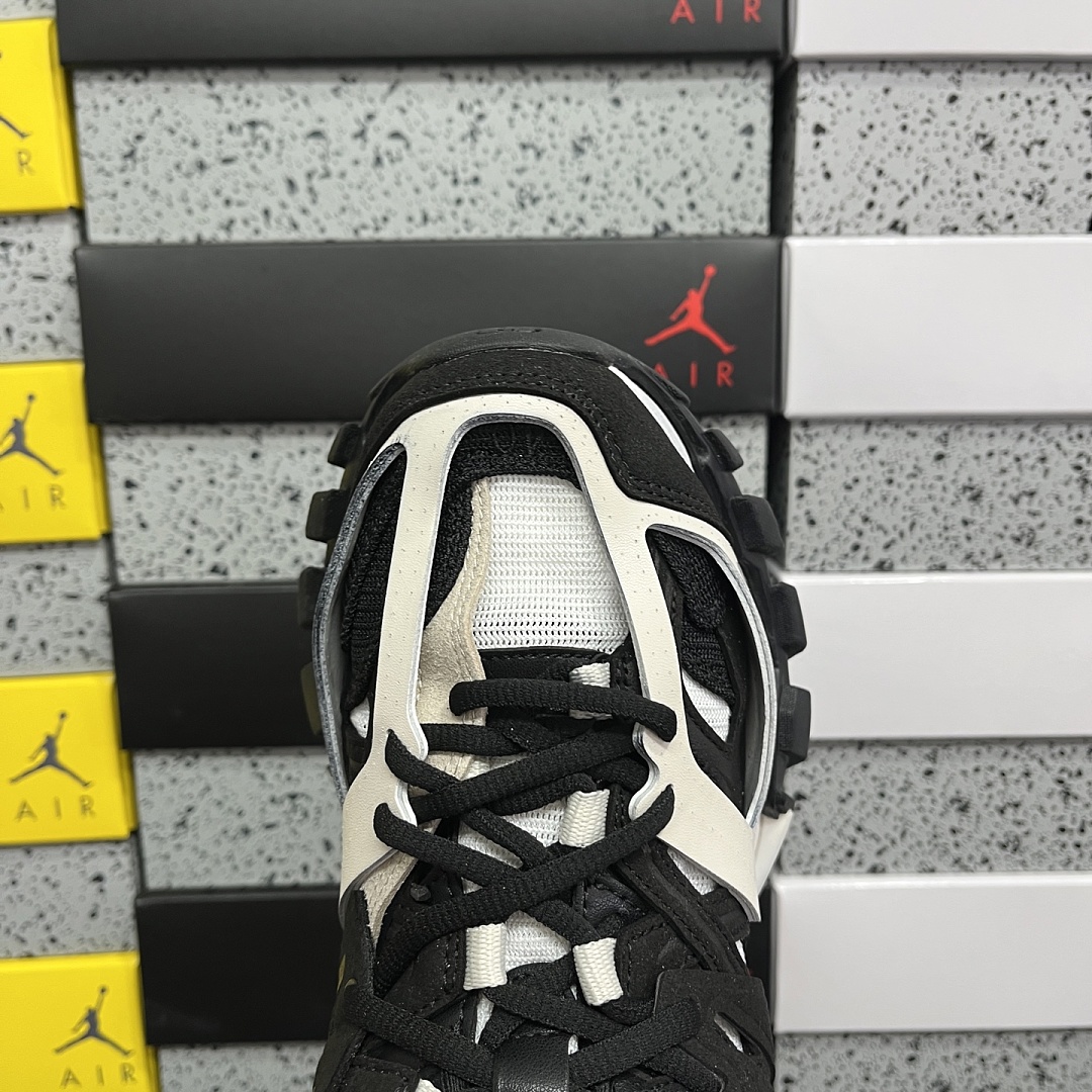 Balenciaga Track - Image 6