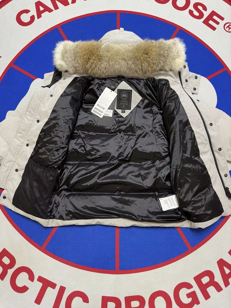 Canada Goose Wyndham Parka - Image 91