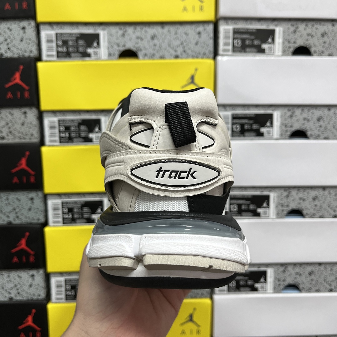 Balenciaga BLCG Track 3.0 - Image 5