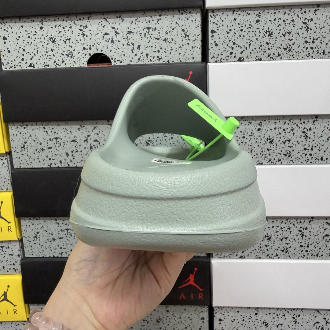 Adidas Slide/Foam Runner - Image 54