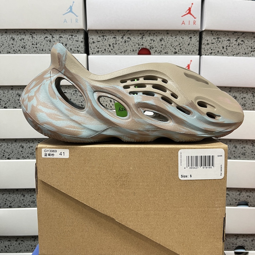 Adidas Slide/Foam Runner - Image 80
